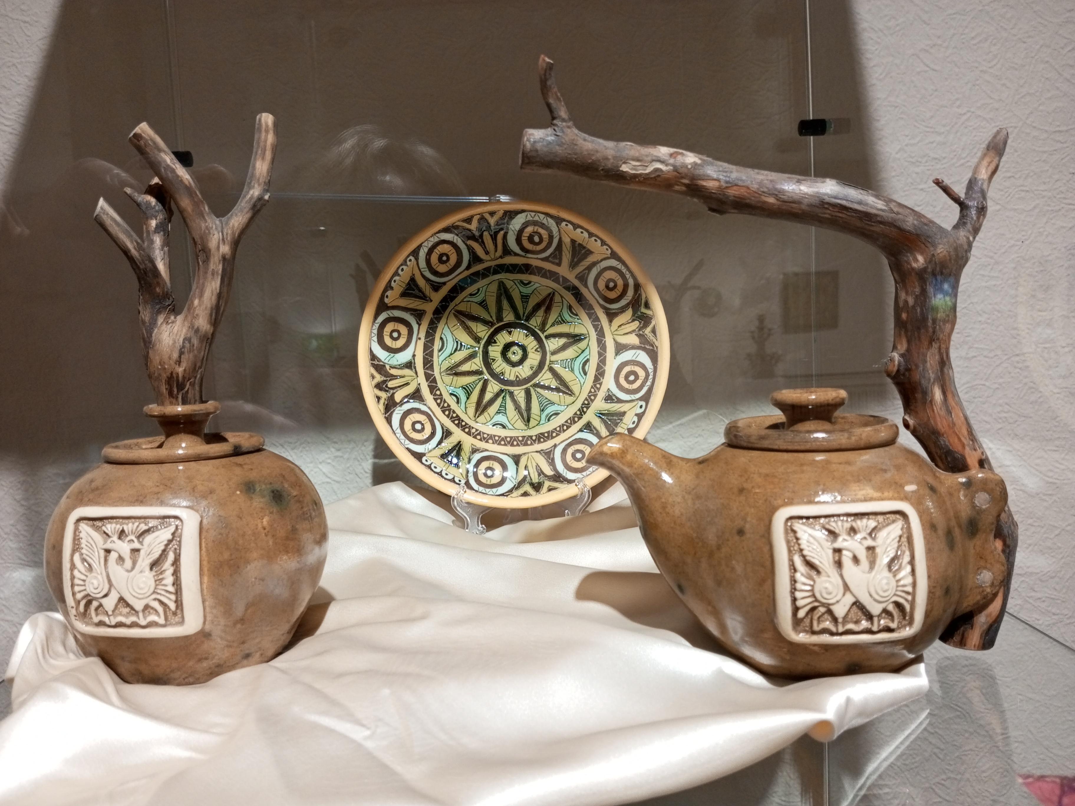 Экскурсия по осенней выставке курганских художников